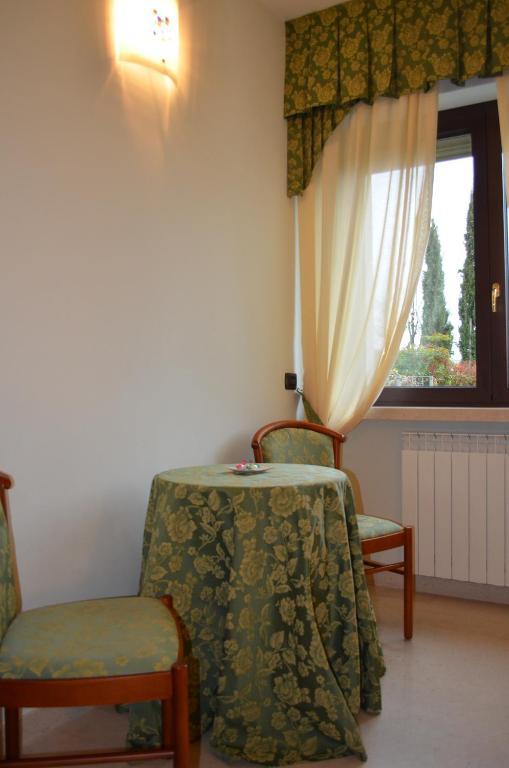 Hotel Olioso Peschiera del Garda Pokój zdjęcie
